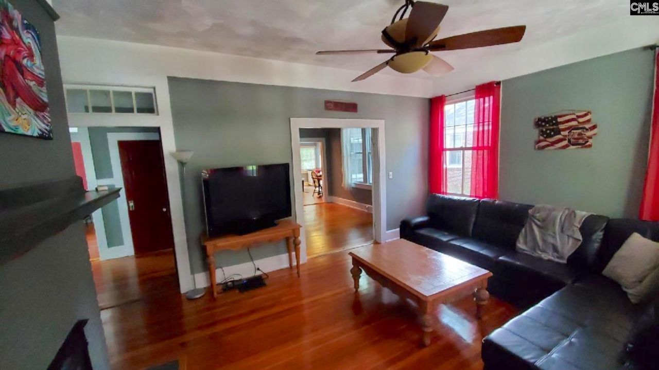 305 S Saluda Avenue  Photo 4