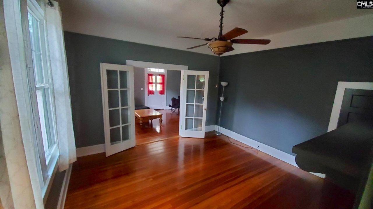 305 S Saluda Avenue  Photo 5