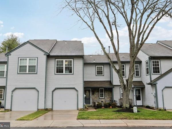 420 JAMESTOWN COURT, MOUNT LAUREL, NJ 08054