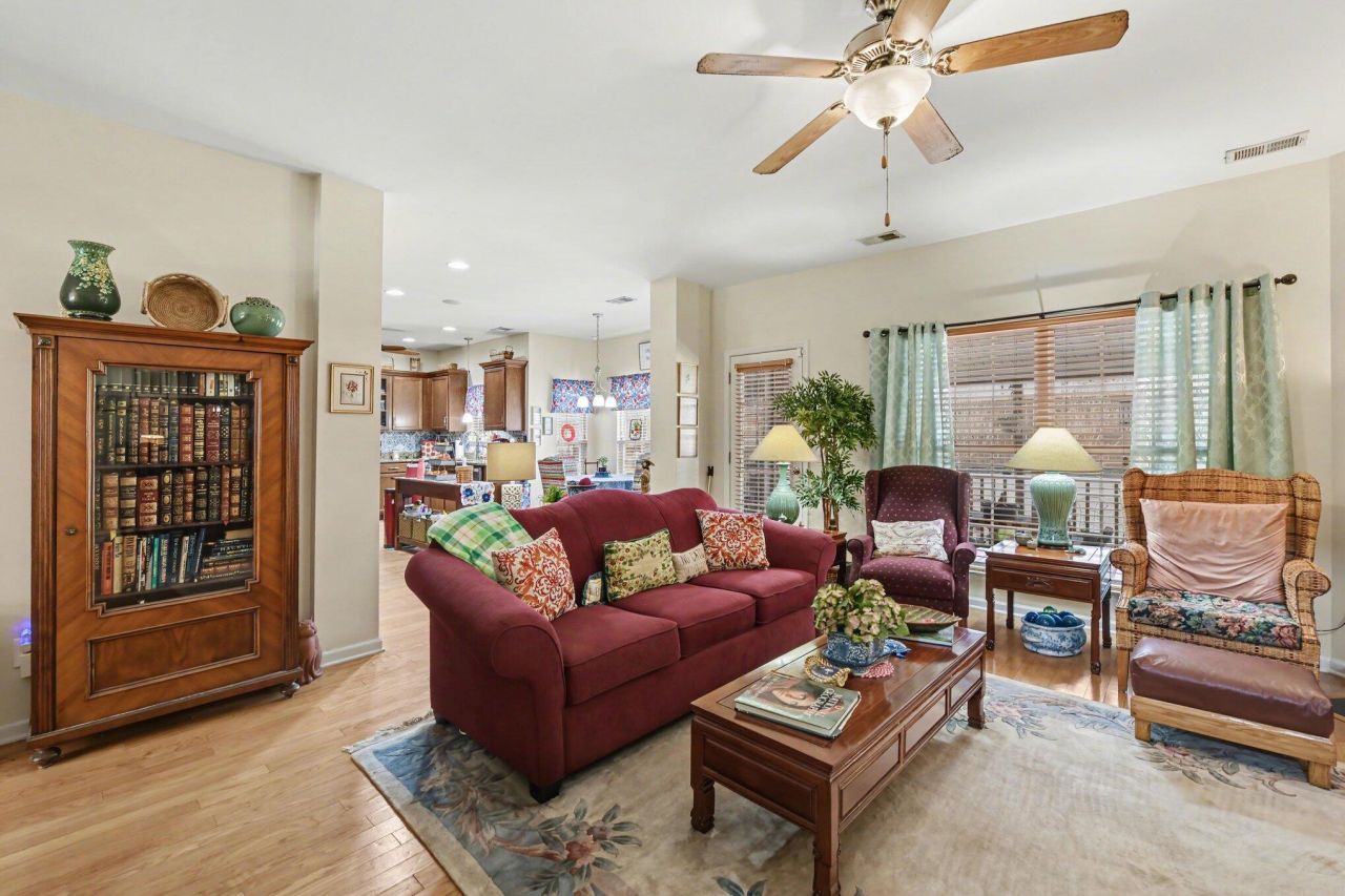 3005 Beauregard Court Photo 10