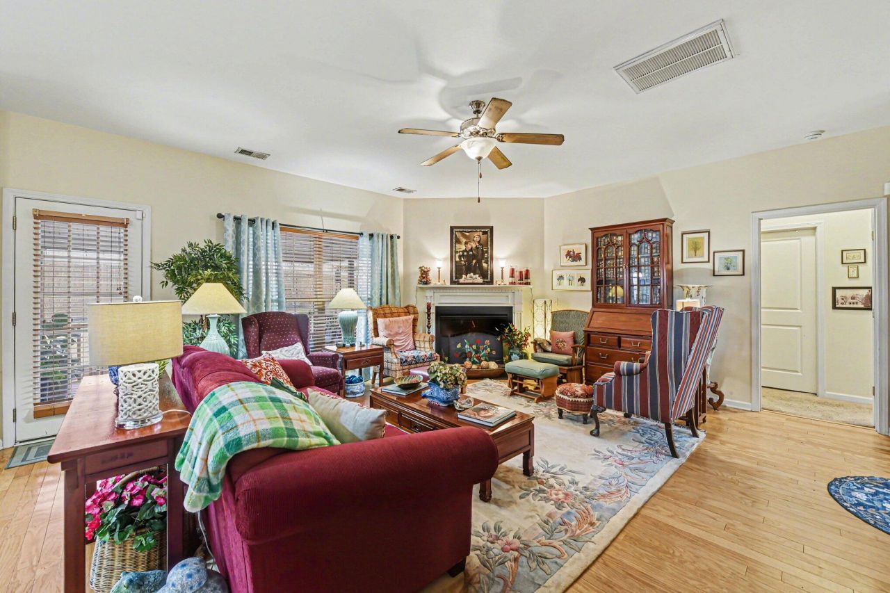 3005 Beauregard Court Photo 9