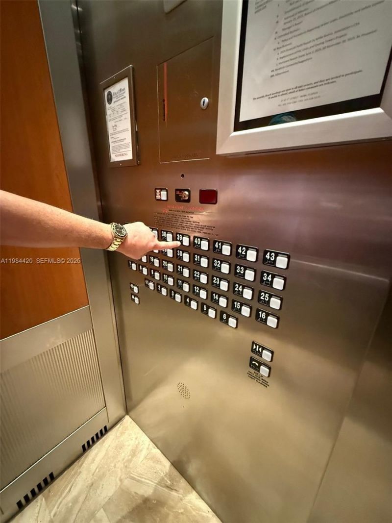 31 SE 5th St, Unit 3916, Miami, FL 33131 Photo