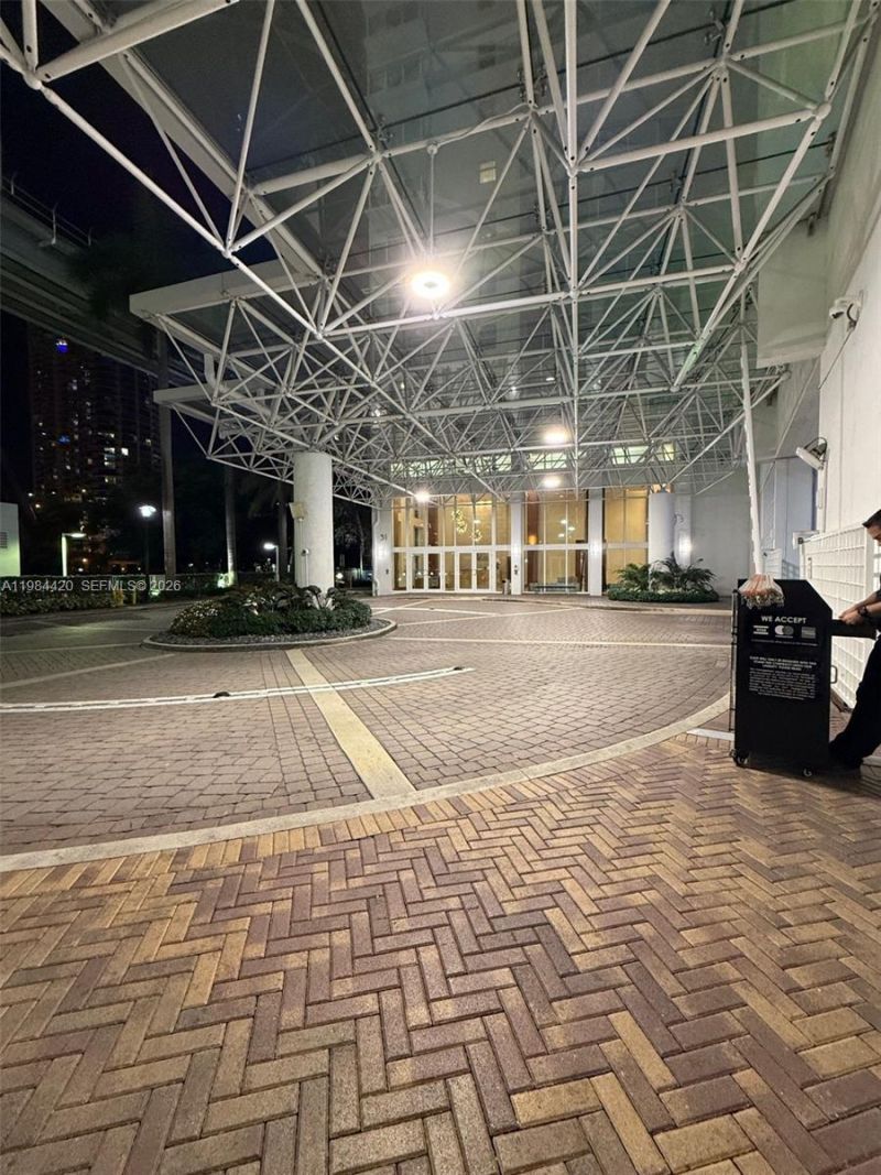 31 SE 5th St, Unit 3916, Miami, FL 33131 Photo