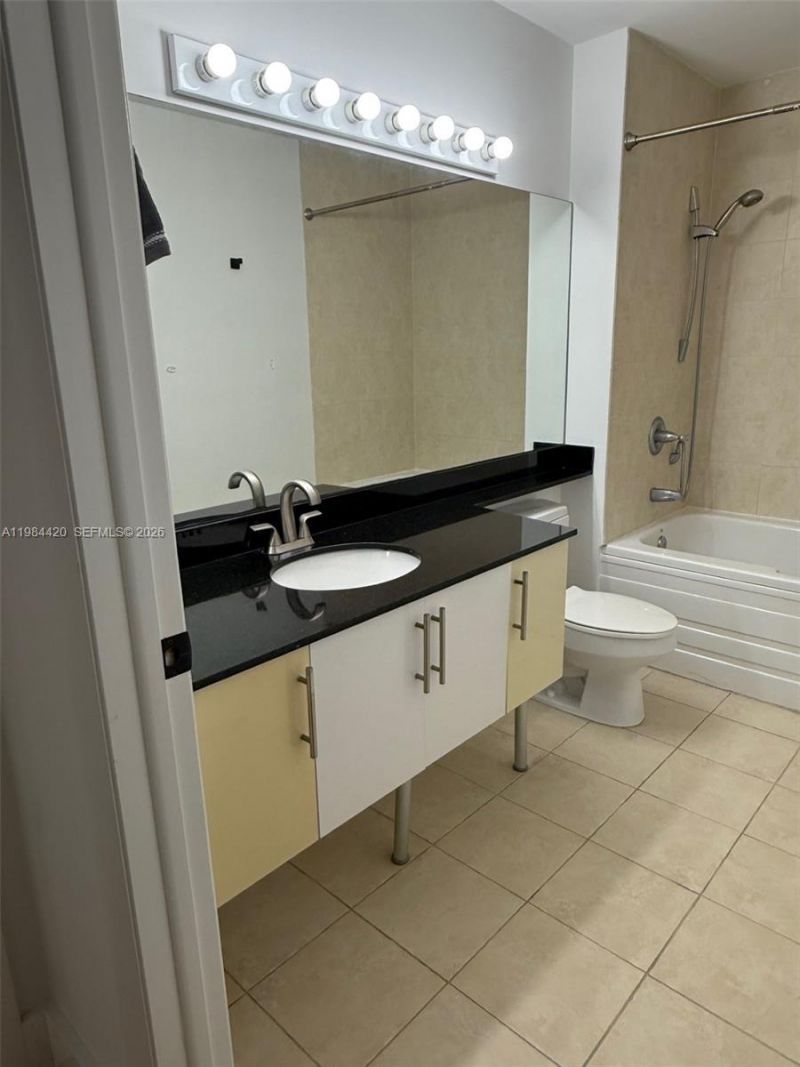 31 SE 5th St, Unit 3916, Miami, FL 33131 Photo
