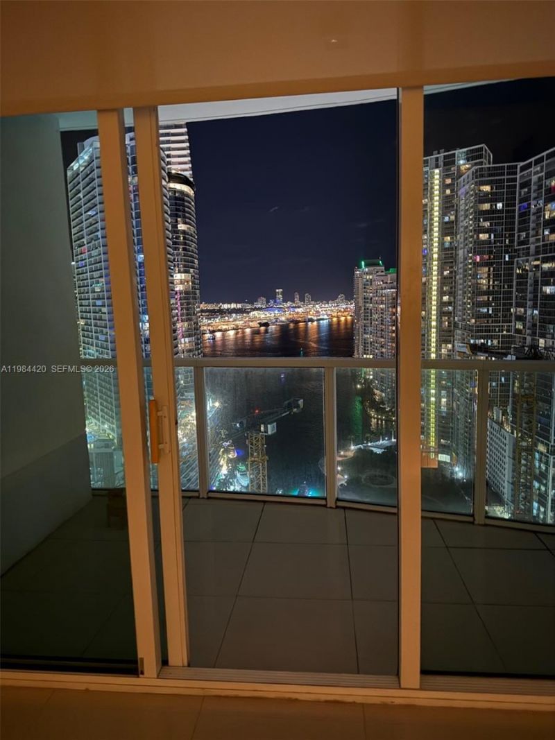 31 SE 5th St, Unit 3916, Miami, FL 33131 Photo