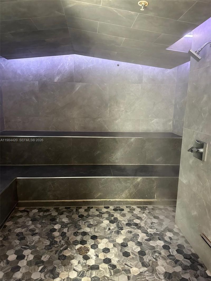 31 SE 5th St, Unit 3916, Miami, FL 33131 Photo