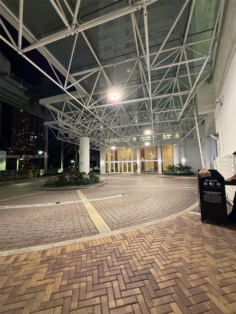 31 SE 5th St, Unit 3916, Miami, FL 33131 Photo