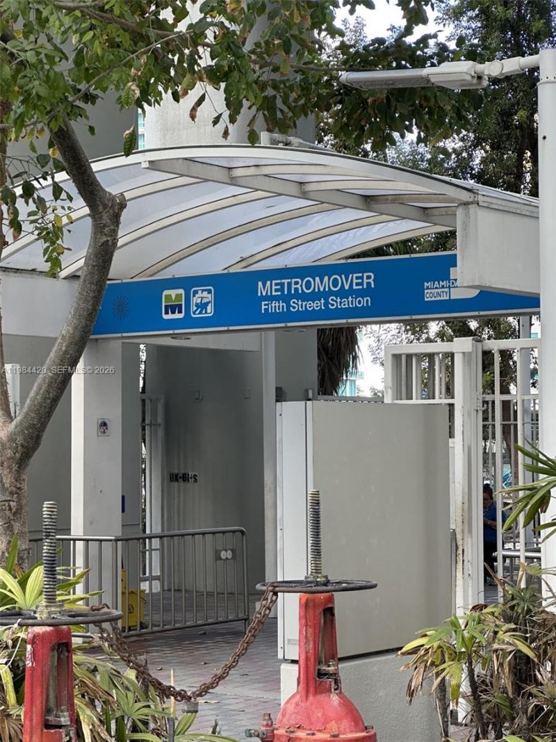 31 SE 5th St, Unit 3916, Miami, FL 33131 Photo