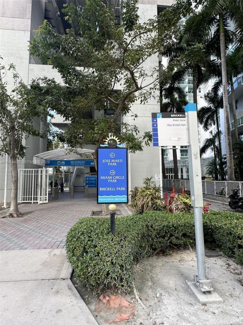 31 SE 5th St, Unit 3916, Miami, FL 33131 Photo