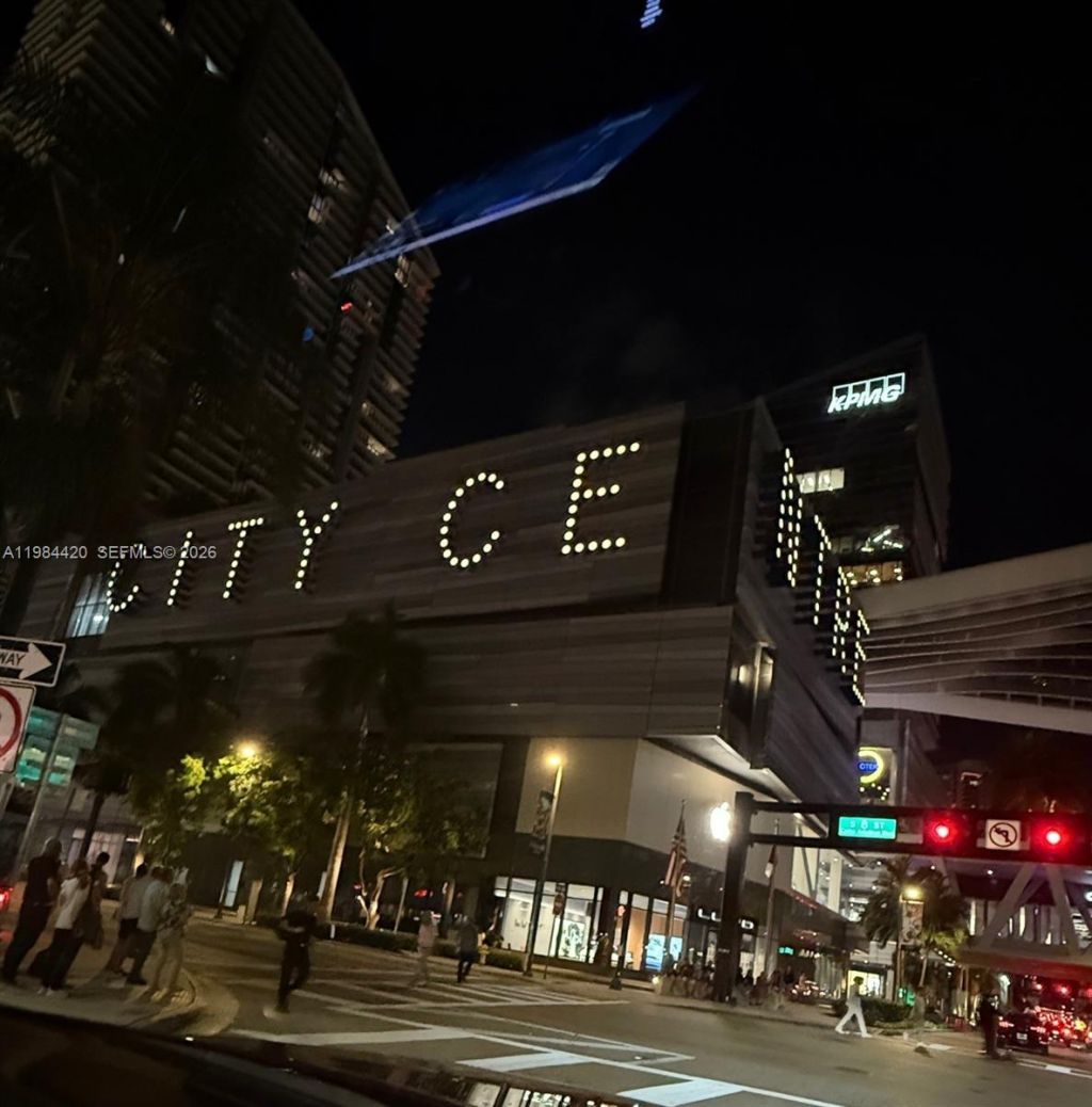 31 SE 5th St, Unit 3916, Miami, FL 33131 Photo