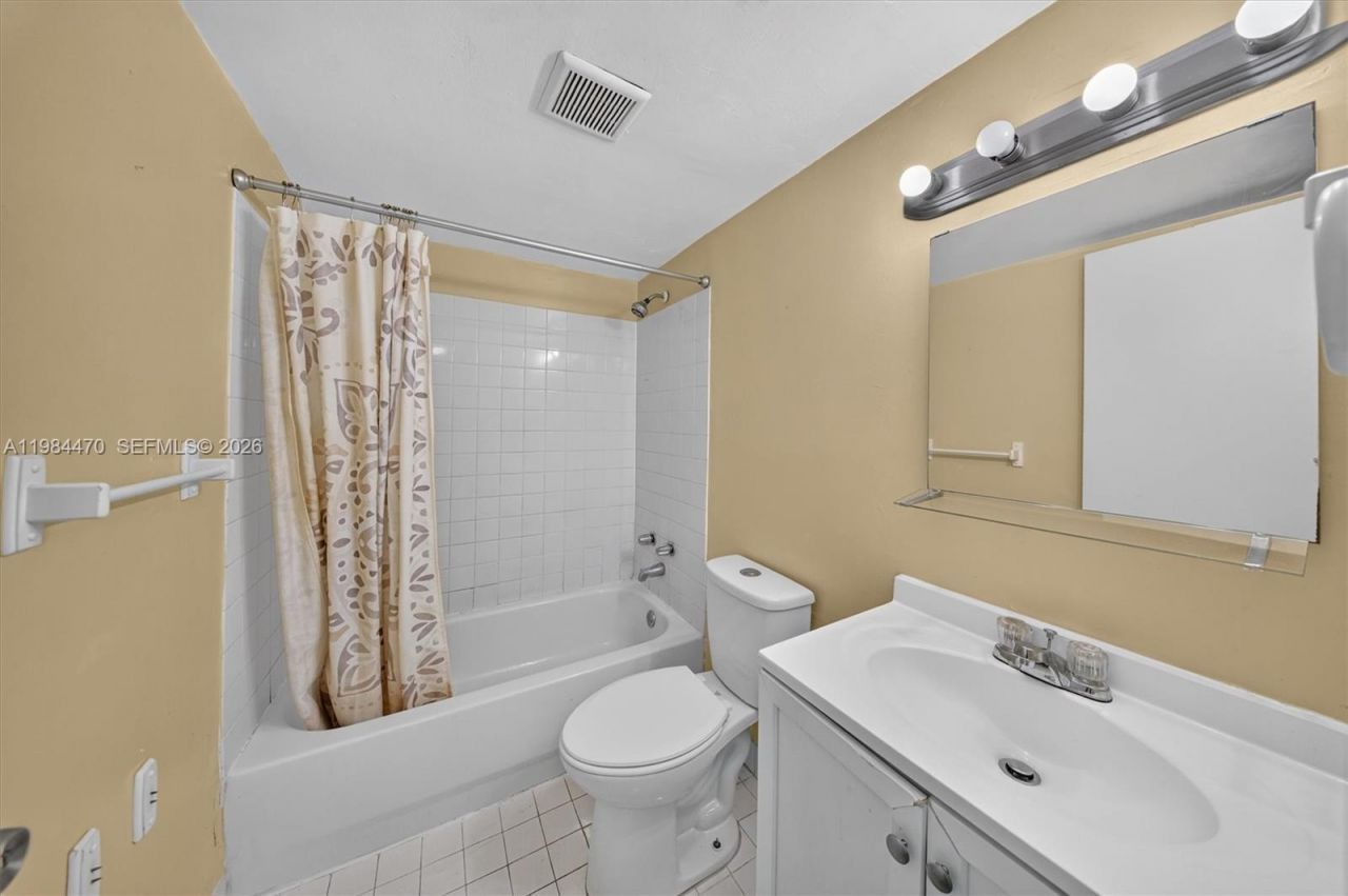 505 NW 177th St, Unit 103, Miami Gardens, FL 33169 Photo
