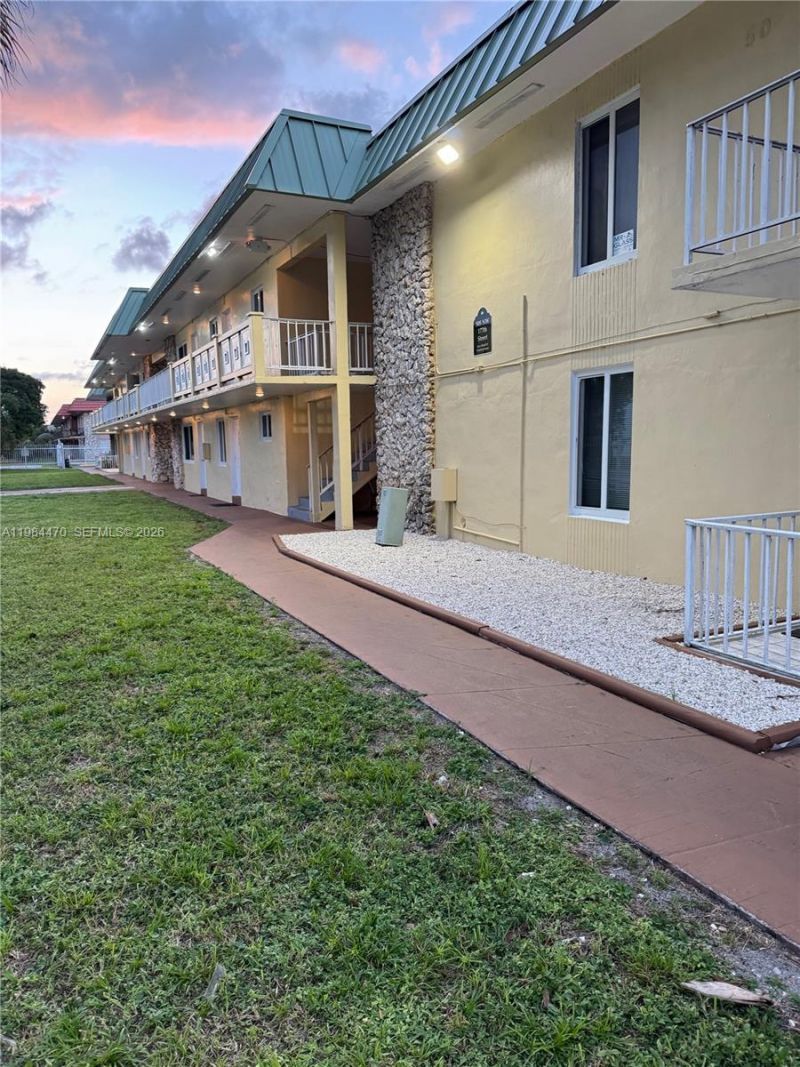 505 NW 177th St , Unit 103, Miami Gardens, FL 33169 Photo