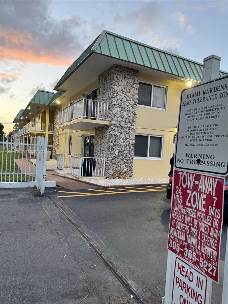 505 NW 177th St, Unit 103, Miami Gardens, FL 33169 Photo