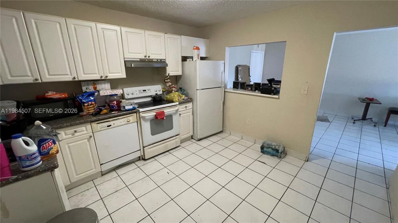 5100 SW 41st St, Unit 226, Pembroke Park, FL 33023 Photo