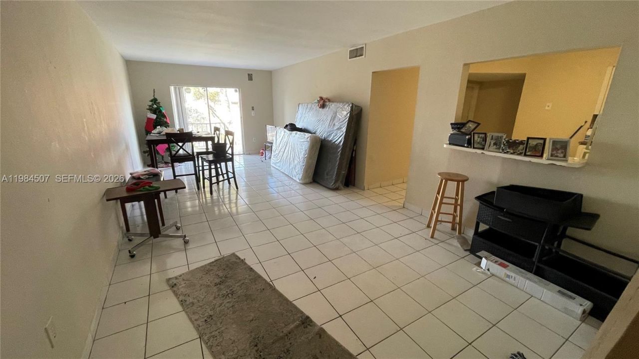 5100 SW 41st St, Unit 226, Pembroke Park, FL 33023 Photo