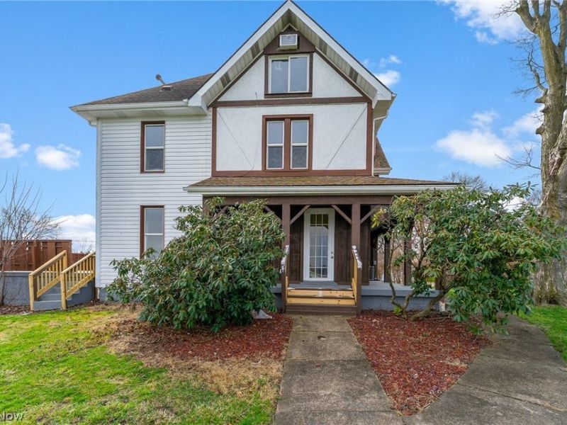 563 Geneva Avenue, Struthers, OH 44471 Photo 1