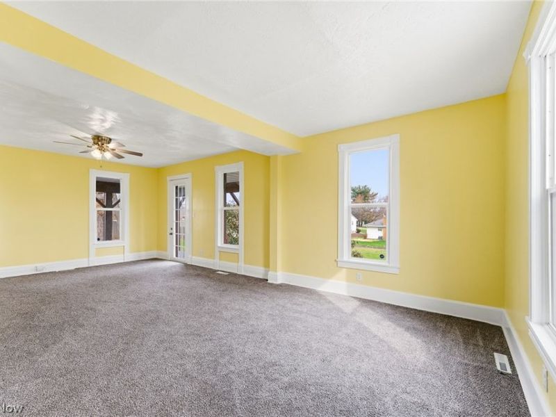 563 Geneva Avenue, Struthers, OH 44471 Photo 11