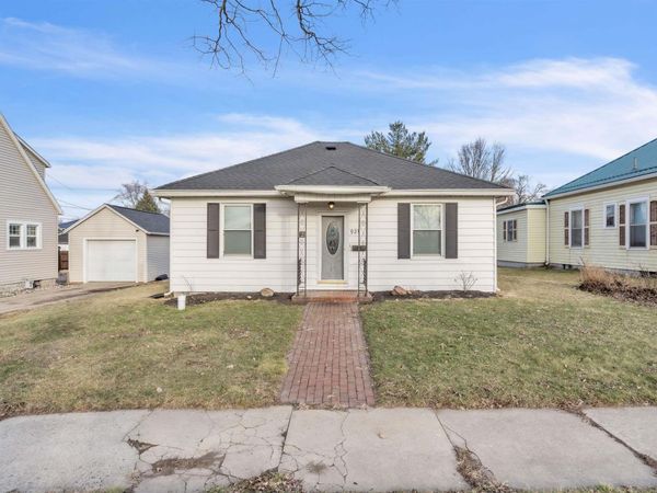 921 S Main Street, Kendallville, IN 46755