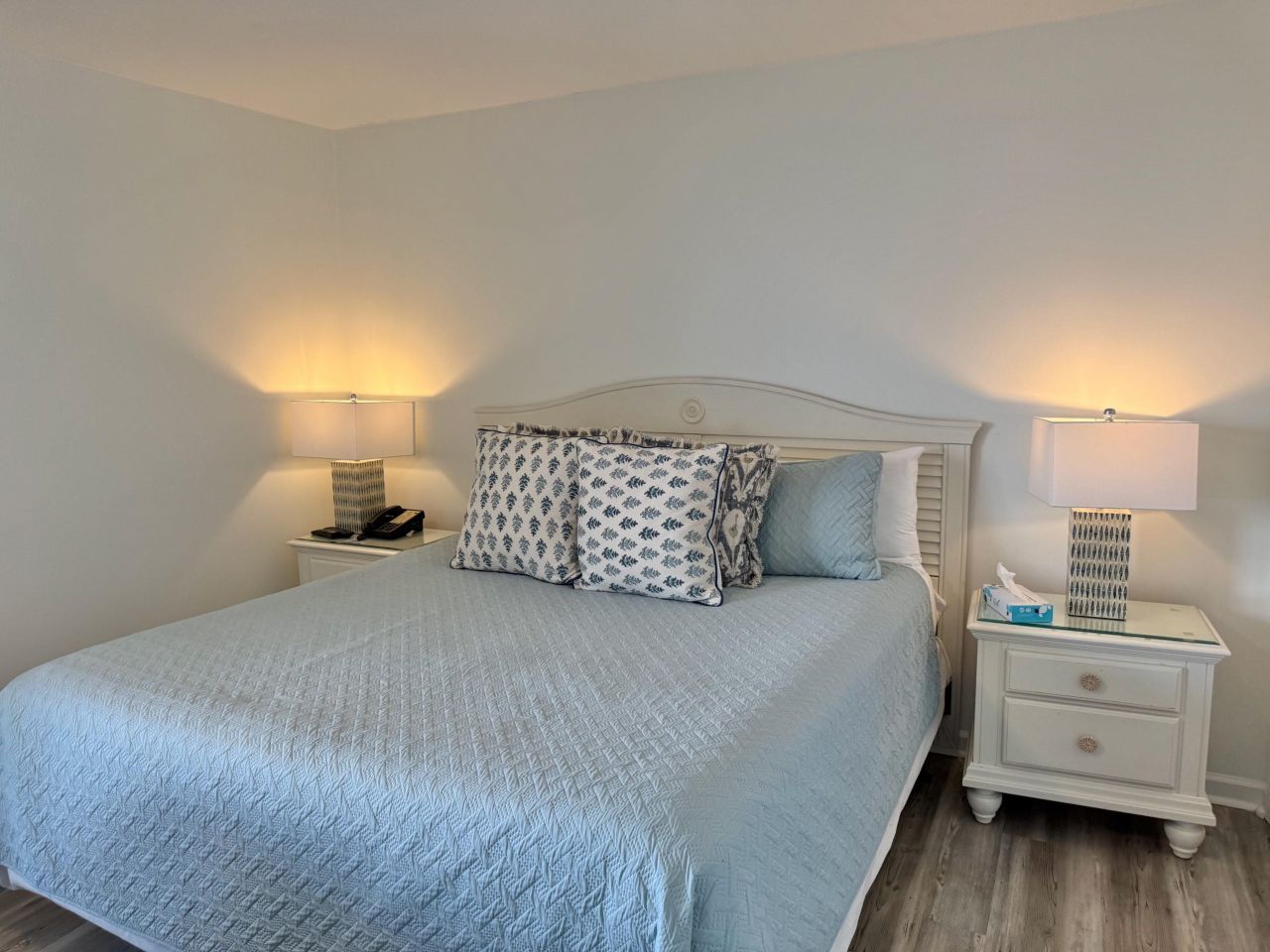 8560 Queensway Blvd.  Photo 20