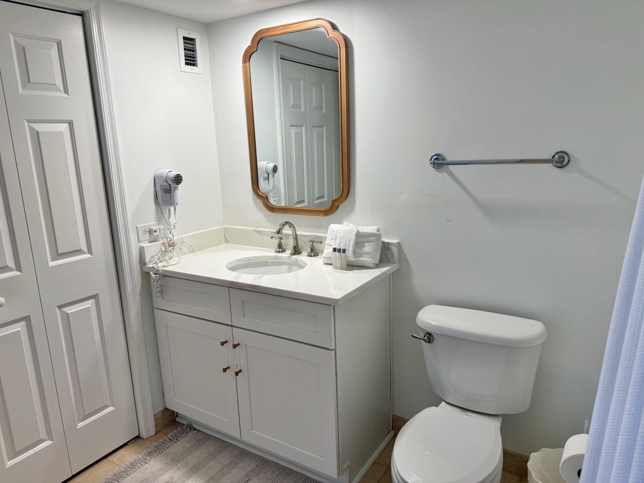 8560 Queensway Blvd.  Photo 39