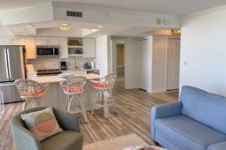 8560 Queensway Blvd.  photo 4