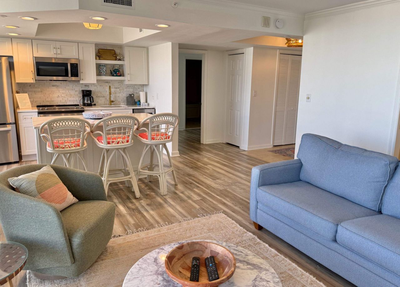 8560 Queensway Blvd.  Photo 5