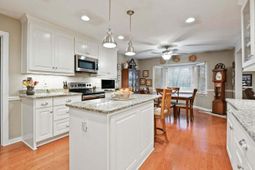 302 Summerset Lane photo 4