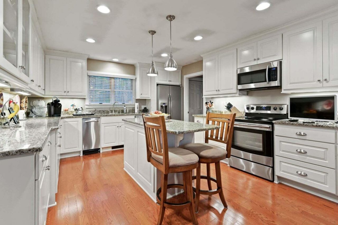 302 Summerset Lane Photo 5