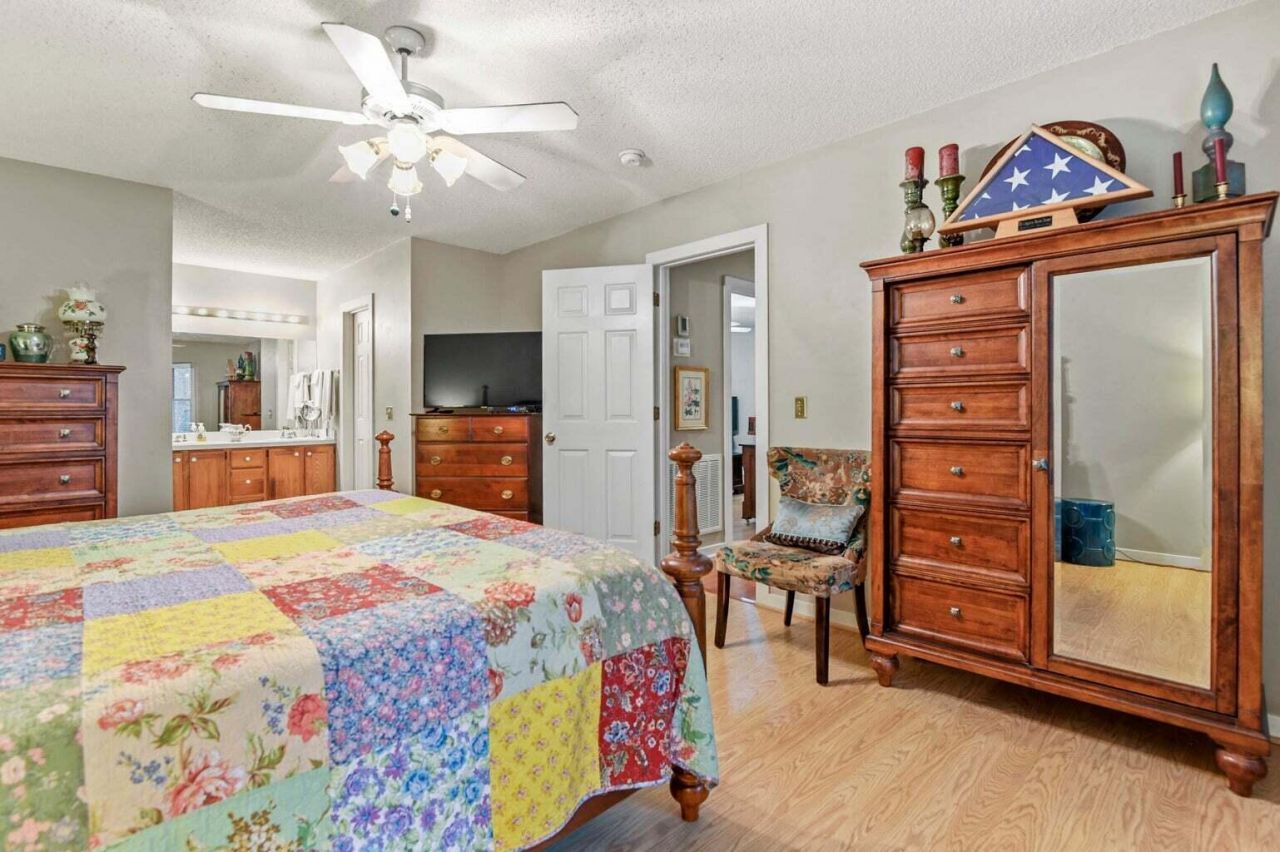 302 Summerset Lane Photo 7