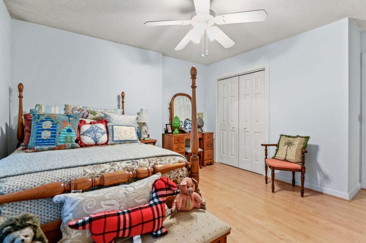 302 Summerset Lane Photo 8