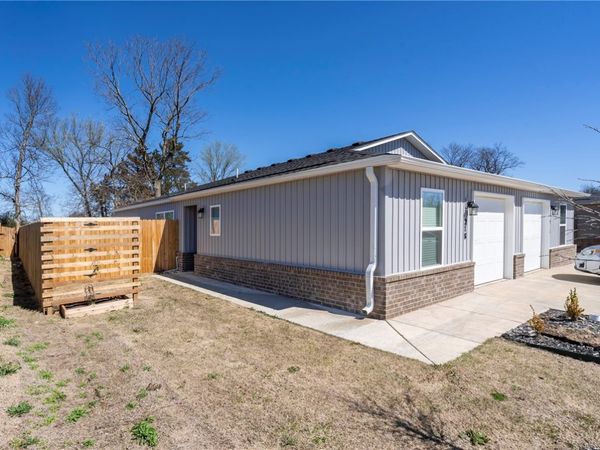 218 NW 67th Avenue, Bentonville, AR 72713