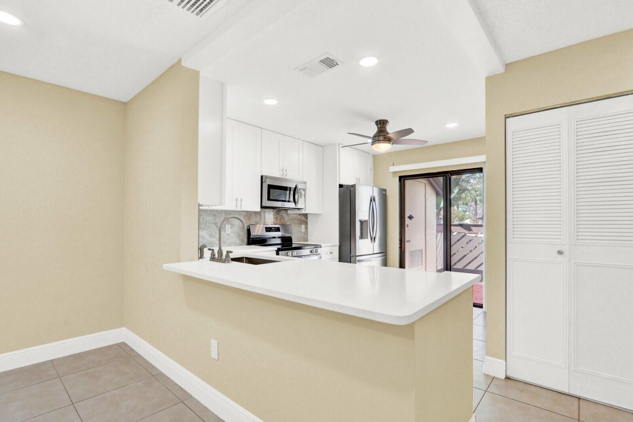 10 Bay Cedar Court, Royal Palm Beach, FL 33411 Photo