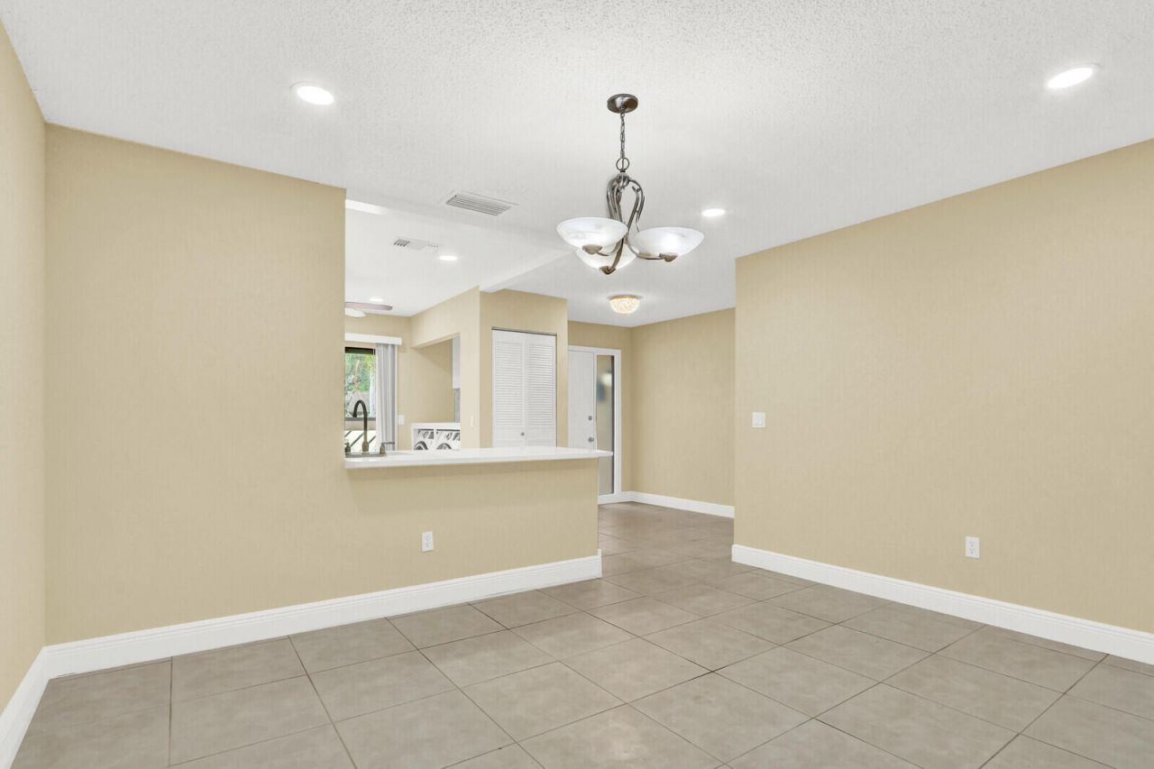 10 Bay Cedar Court, Royal Palm Beach, FL 33411 Photo