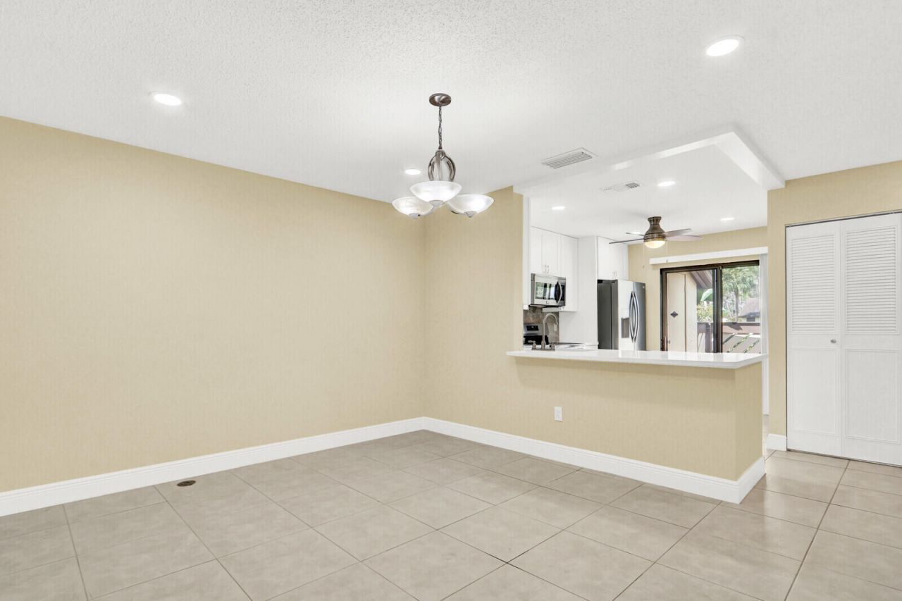 10 Bay Cedar Court, Royal Palm Beach, FL 33411 Photo