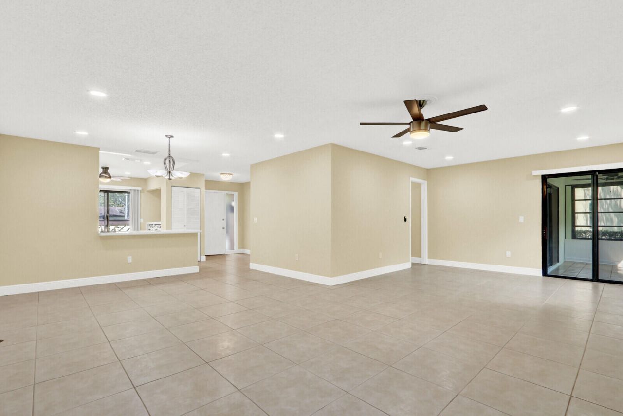 10 Bay Cedar Court, Royal Palm Beach, FL 33411 Photo