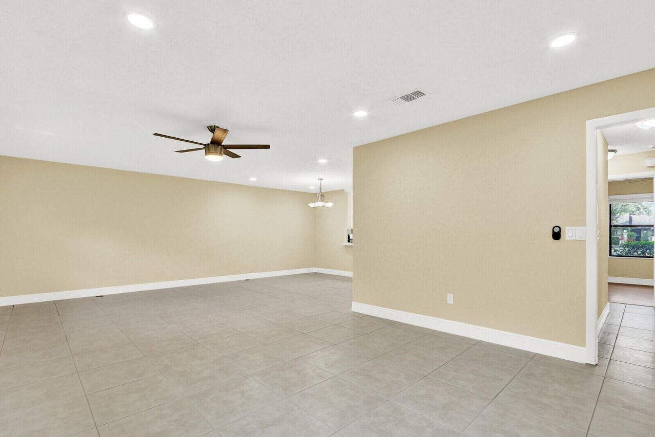 10 Bay Cedar Court, Royal Palm Beach, FL 33411 Photo