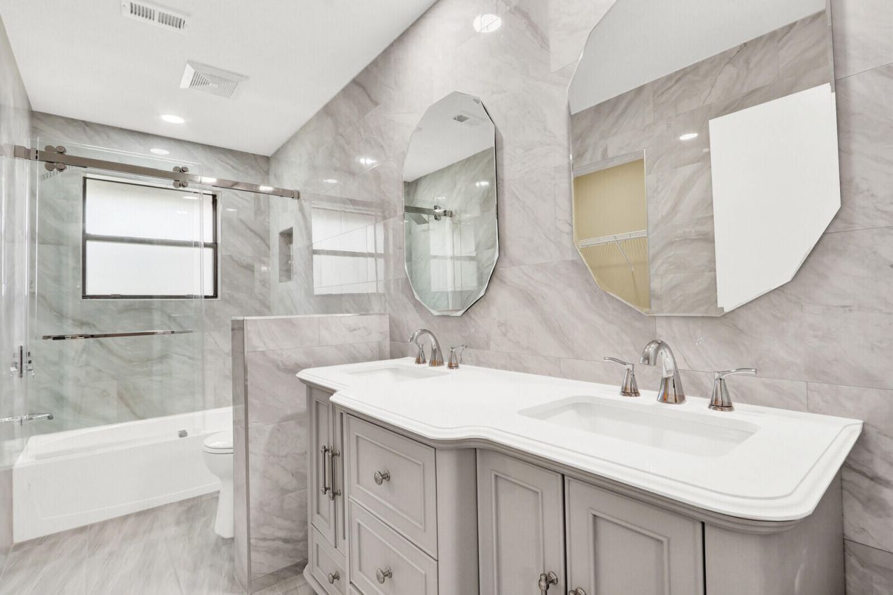 10 Bay Cedar Court, Royal Palm Beach, FL 33411 Photo