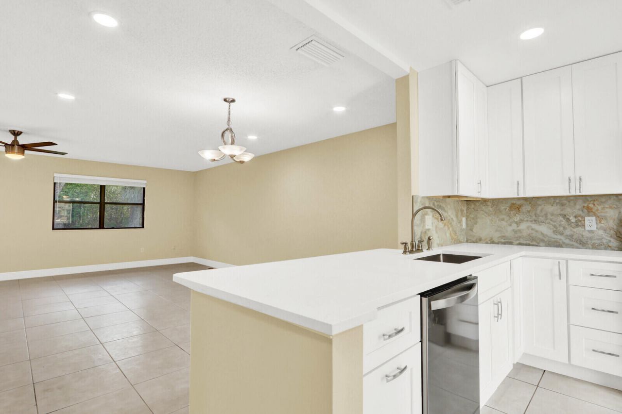 10 Bay Cedar Court, Royal Palm Beach, FL 33411 Photo