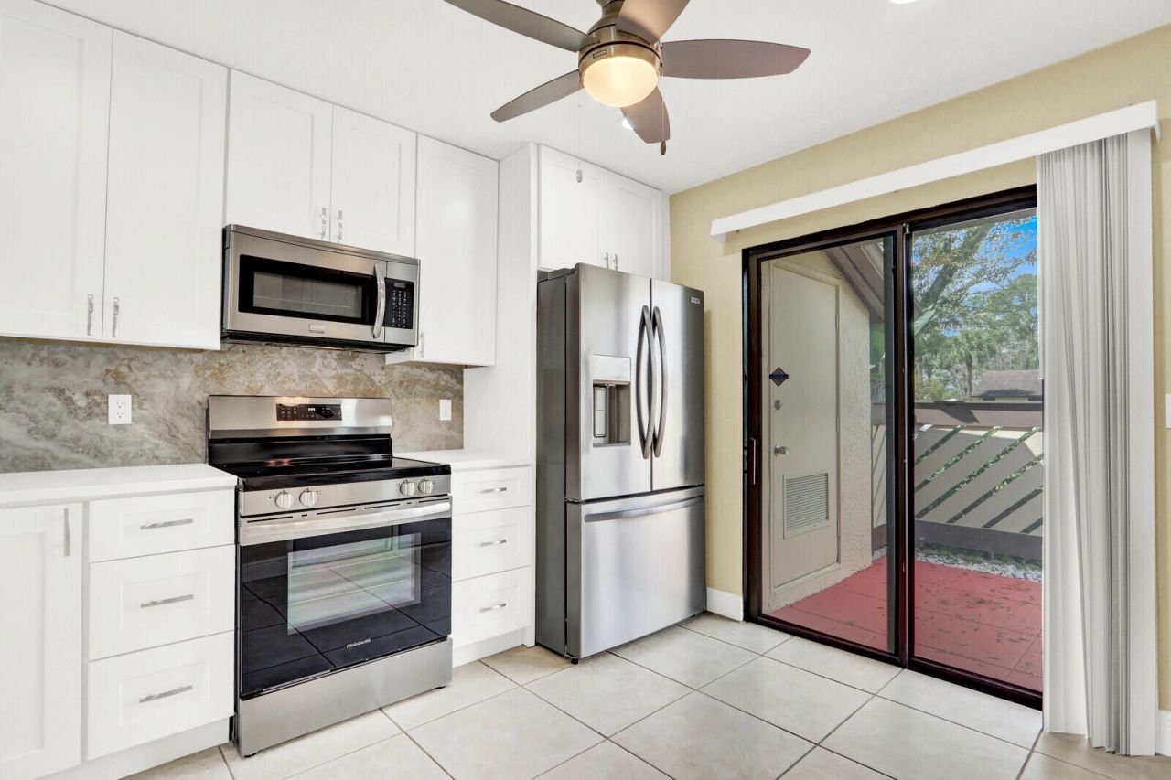 10 Bay Cedar Court, Royal Palm Beach, FL 33411 Photo