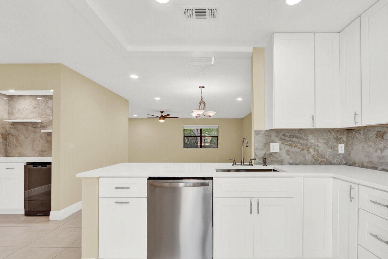 10 Bay Cedar Court, Royal Palm Beach, FL 33411 Photo