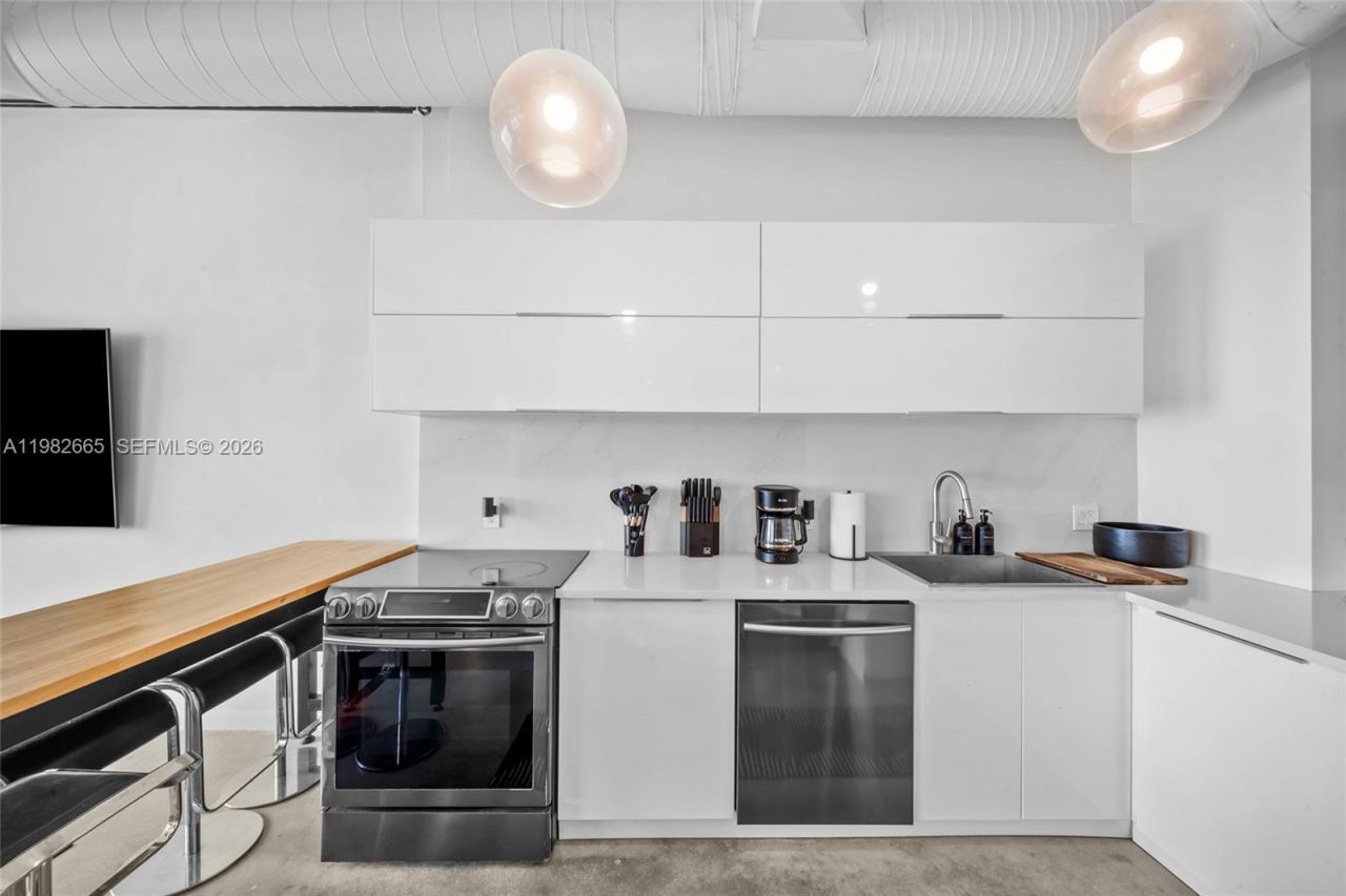 10 SW South River Dr, Unit 1512, Miami, FL 33130 Photo