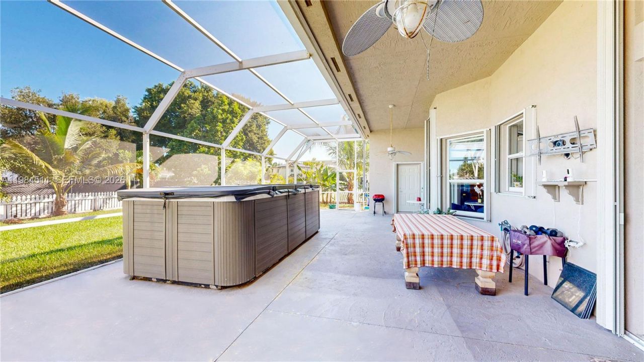 2835 Fairways Dr , Homestead, FL 33035 Photo