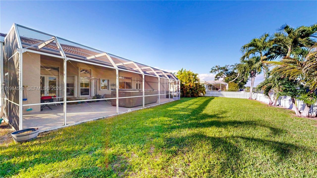 2835 Fairways Dr , Homestead, FL 33035 Photo