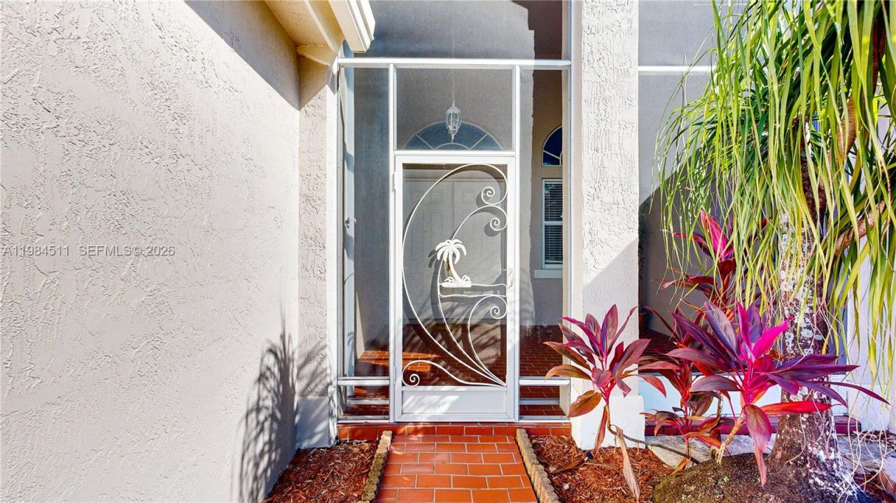 2835 Fairways Dr , Homestead, FL 33035 Photo