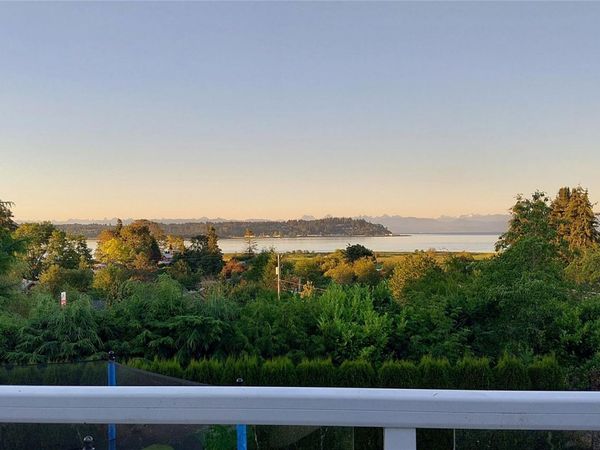 3800 Laurel Dr, Royston, BC V0R 2V0