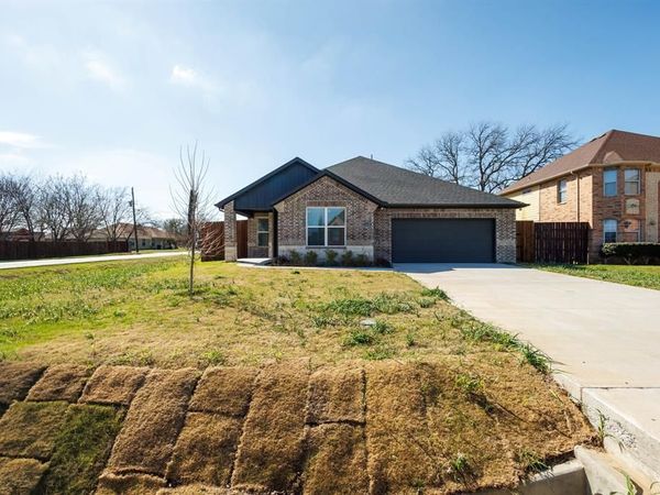 1625 Avenue D, Grand Prairie, TX 75051