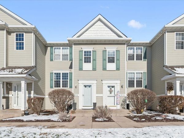 3068 Woodside Drive , Joliet, IL 60431