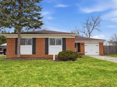 22943 Glenmoor Hts, Farmington Hills, MI 48336