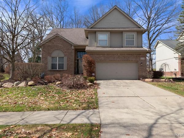 40700 Kingsley Lane, Novi, MI 48377
