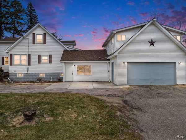 4138 Lapeer Road, Burton, MI 48509